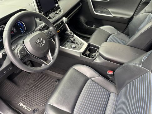 Used 2020 Toyota RAV4 XSE image 9