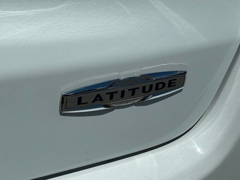 Used 2024 Jeep Compass Latitude AWD/4WD image 46