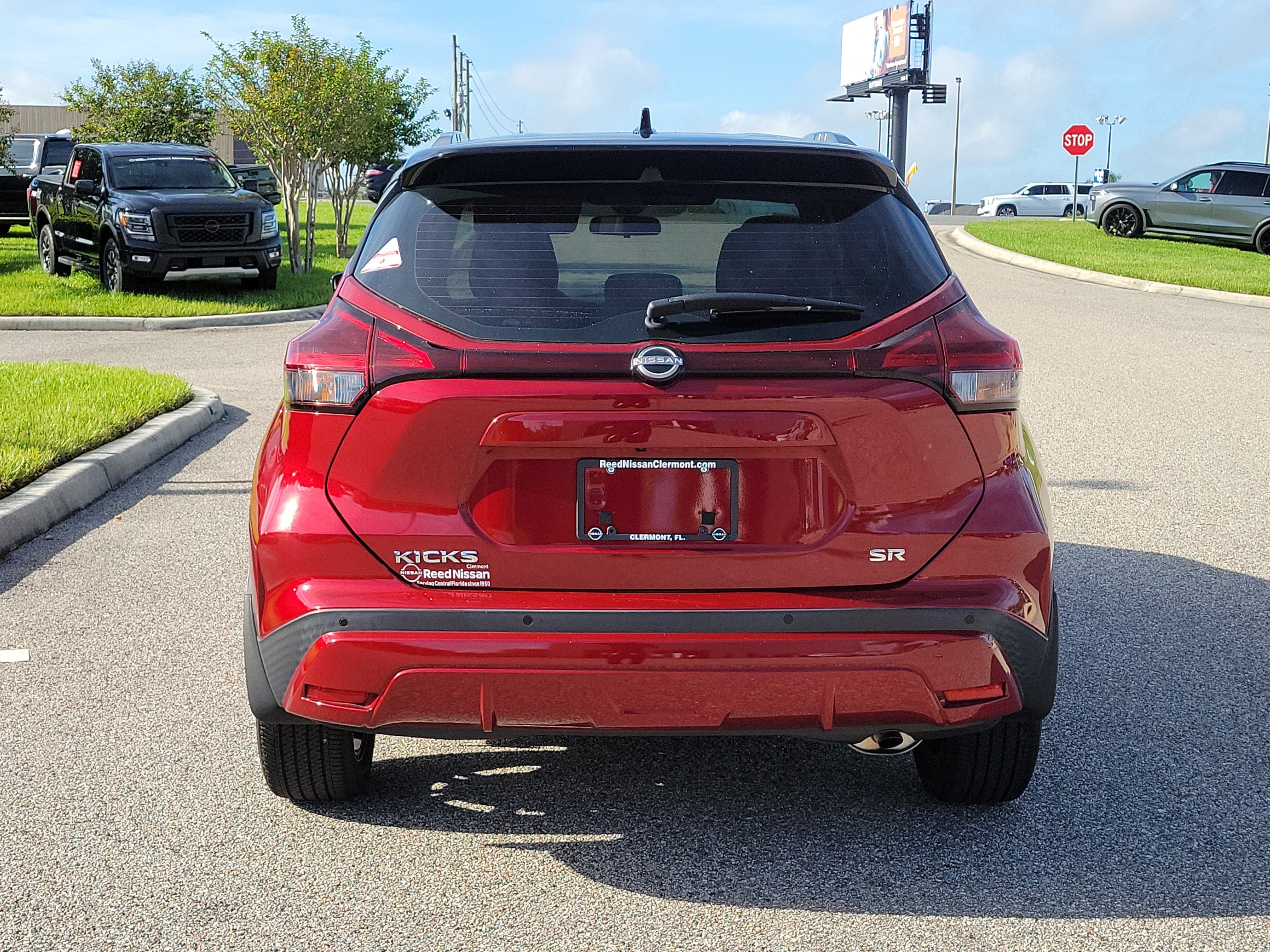 Certified 2023 Nissan Kicks SR FWD image 6