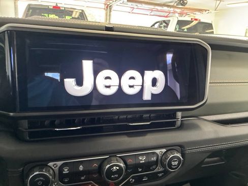 Used 2024 Jeep Wrangler High Altitude AWD/4WD image 68