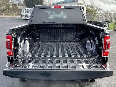 Used 2024 RAM 1500 Laramie image 32