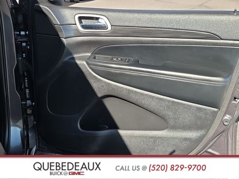 Used 2020 Jeep Grand Cherokee Laredo w/ Laredo X Package RWD image 25