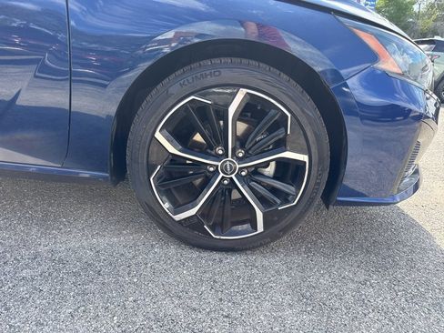 Used 2023 Nissan Altima 2.5 SR image 9