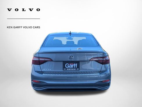 Used 2024 Volkswagen Jetta SE w/ Panoramic Sunroof Package FWD image 4