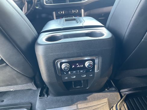 Used 2021 GMC Yukon XL SLT w/ SLT Luxury Plus Package RWD image 39