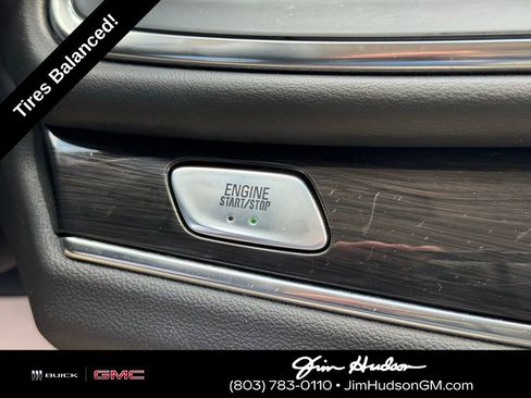 Used 2023 Buick Enclave Essence image 32