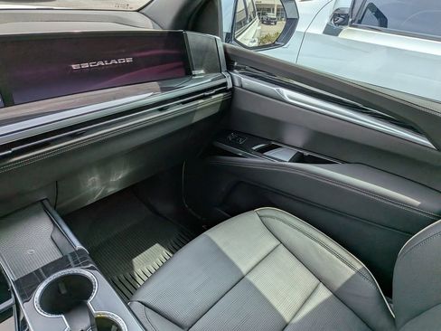 Certified 2026 Cadillac Escalade Sport w/ Touring Package AWD/4WD image 20