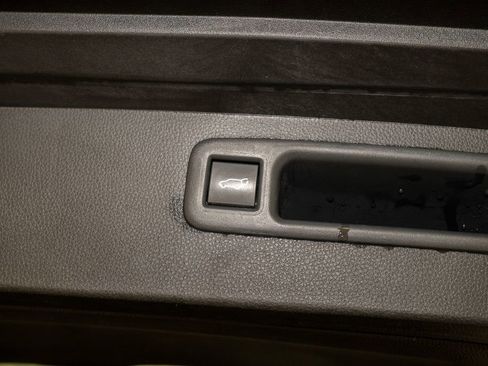 Certified 2023 Toyota Highlander XLE image 7