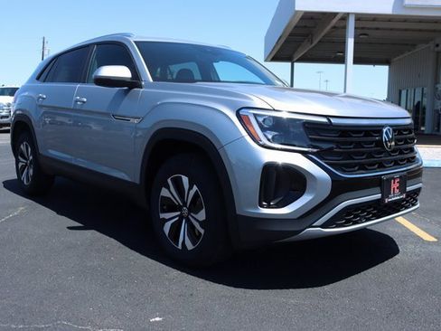 Used 2024 Volkswagen Atlas Cross Sport SE image 1