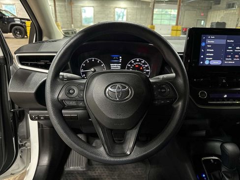 Used 2024 Toyota Corolla LE w/ LE Convenience Package FWD image 18