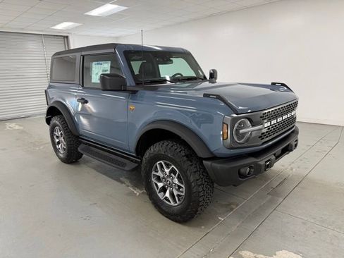 New 2025 Ford Bronco Badlands image 3
