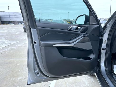 Used 2024 BMW X5 xDrive40i w/ Premium Package image 9