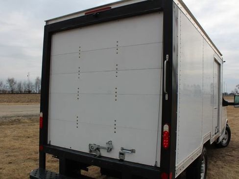 Used 2016 Chevrolet Express 3500 image 11