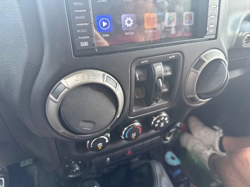 Used 2016 Jeep Wrangler Unlimited Sport w/ Quick Order Package 23S AWD/4WD image 9