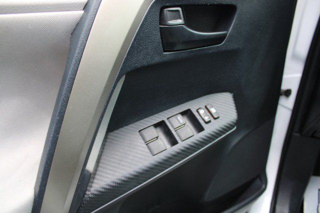 Used 2013 Toyota RAV4 LE FWD image 17