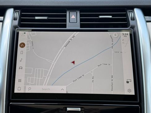 Used 2025 Land Rover Discovery S image 24