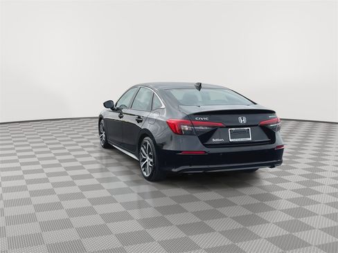 Used 2024 Honda Civic Touring image 7
