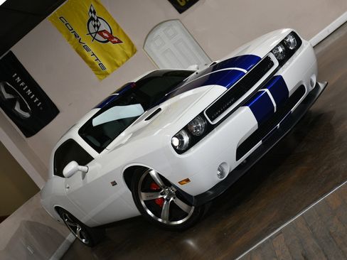 Used 2011 Dodge Challenger SRT8 w/ SRT Option Group II image 77