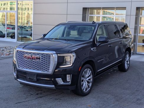 Used 2023 GMC Yukon XL Denali image 8