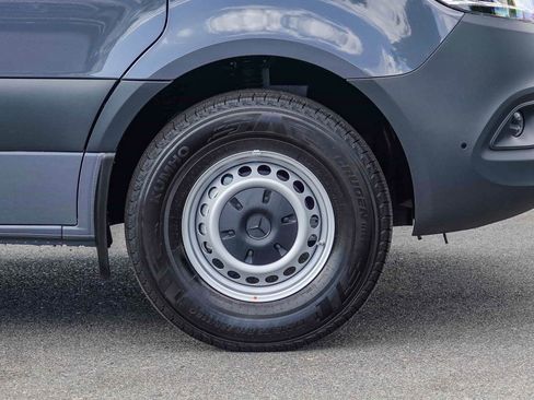 New 2025 Mercedes-Benz Sprinter 2500 image 10