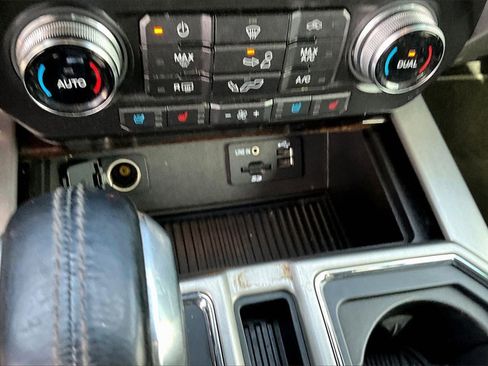 Used 2015 Ford F150 Platinum w/ Equipment Group 701A Luxury image 30