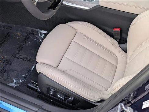 New 2026 BMW 330i Sedan w/ Premium Package image 4