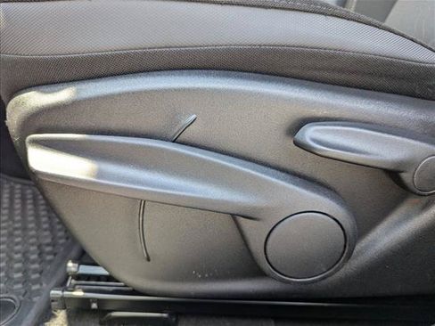 Used 2023 Jeep Renegade Latitude AWD/4WD image 11