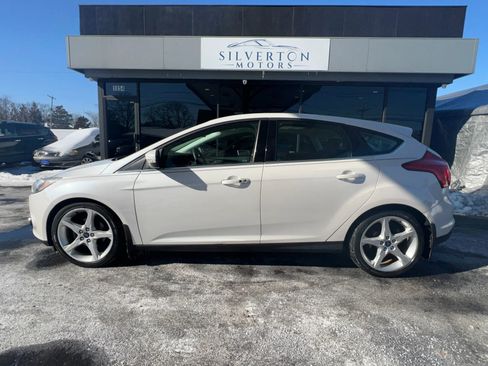 Used 2013 Ford Focus Titanium w/ Titanium Handling Pkg image 2