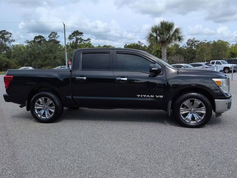 Used 2019 Nissan Titan SV w/ SV Convenience Package RWD image 4