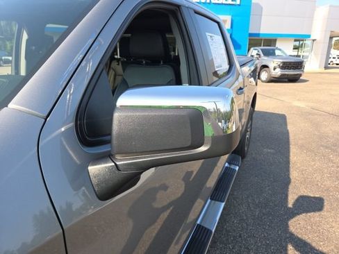 Used 2023 Chevrolet Silverado 1500 LT AWD/4WD image 18