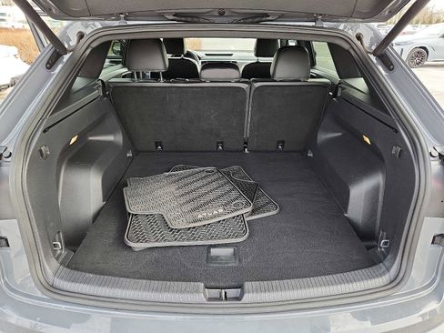 Used 2021 Volkswagen Atlas Cross Sport SE image 28