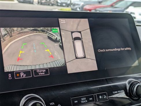 Used 2021 Nissan Armada SL w/ Captain's Chairs Package image 22