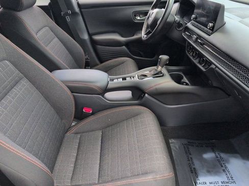 Used 2025 Honda HR-V Sport image 30