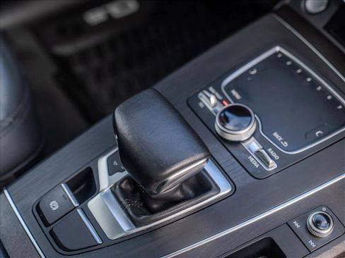 Used 2020 Audi Q5 2.0T Premium Plus w/ Premium Plus Package image 25