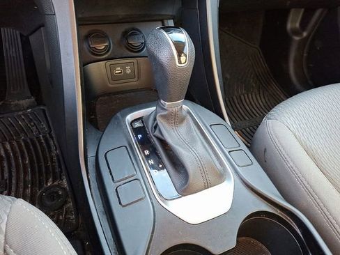 Used 2018 Hyundai Santa Fe SE image 17