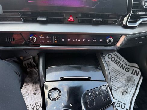 Used 2023 Kia Sportage EX w/ EX Premium Package image 18