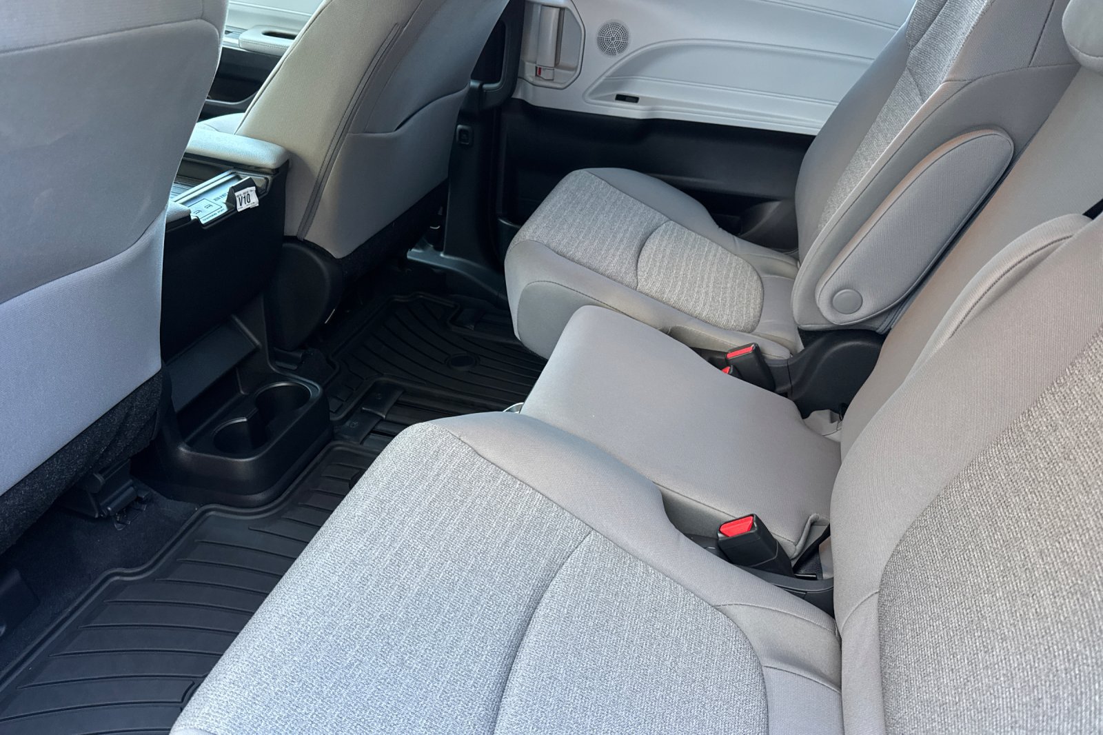 Certified 2026 Toyota Sienna LE FWD image 16