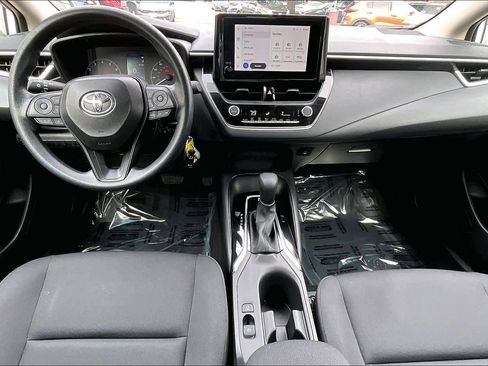 Used 2025 Toyota Corolla LE image 14