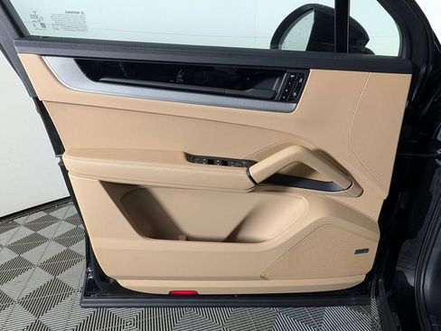 New 2026 Porsche Cayenne Coupe image 25