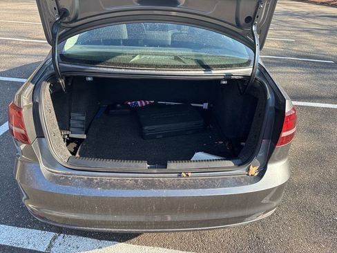 Used 2016 Volkswagen Jetta S image 5