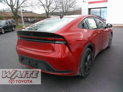 New 2026 Toyota Prius LE image 2