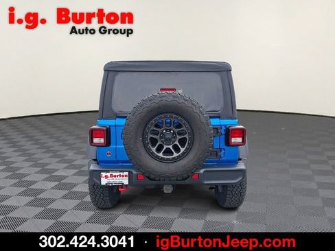 Used 2022 Jeep Wrangler Unlimited Rubicon w/ Xtreme Recon 35" Tire Package AWD/4WD image 5