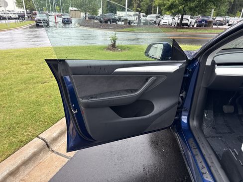 Used 2023 Tesla Model Y Long Range AWD/4WD image 20