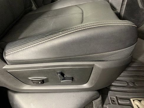 Used 2018 RAM 2500 Laramie w/ Sport Appearance Group image 24