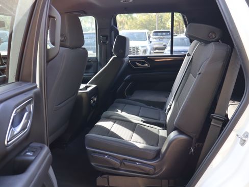 Used 2022 GMC Yukon SLE w/ Gmc Pro Safety Plus Package RWD image 37