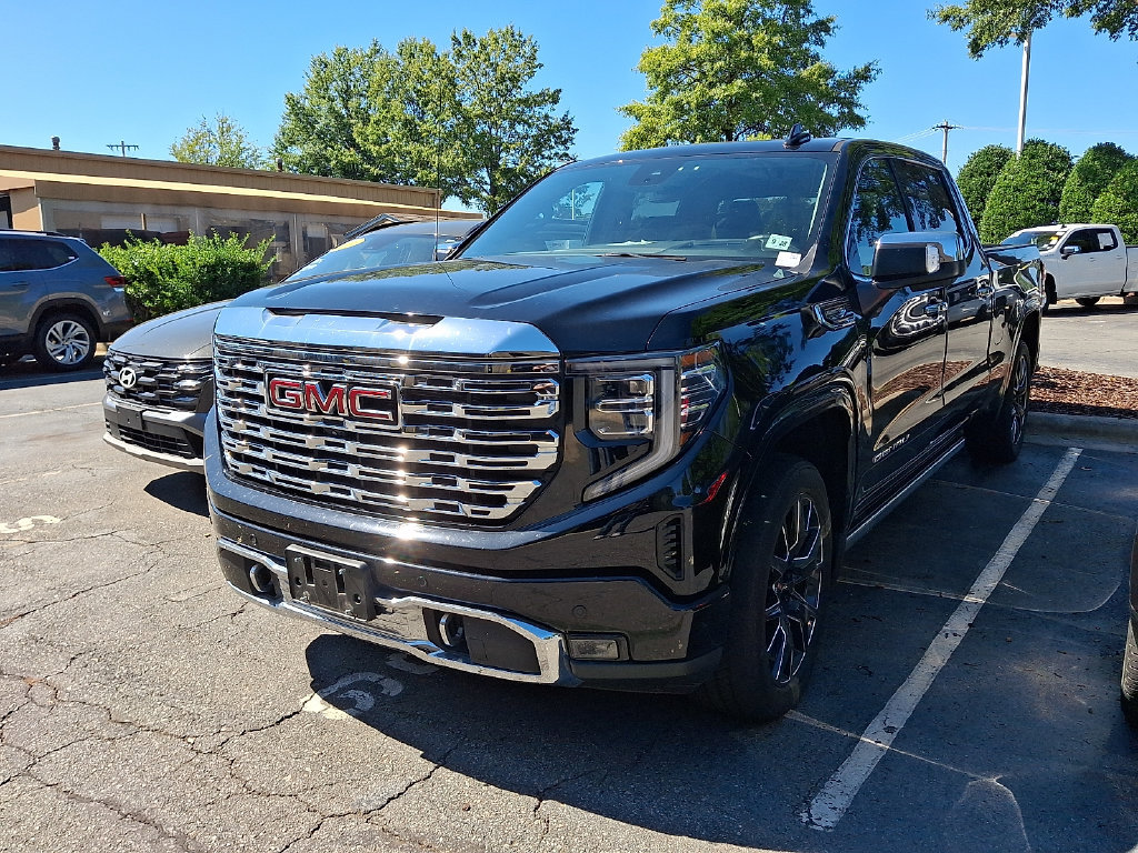 Used 2023 GMC Sierra 1500 Denali w/ Denali Reserve Package AWD/4WD image 1