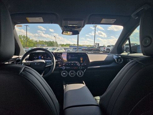 Certified 2025 Chevrolet Blazer EV LT AWD/4WD image 15