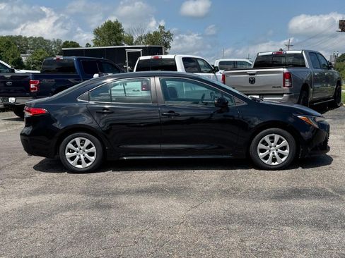 Used 2024 Toyota Corolla LE FWD image 2