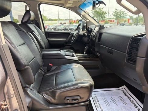 Used 2014 Nissan Titan SL AWD/4WD image 22