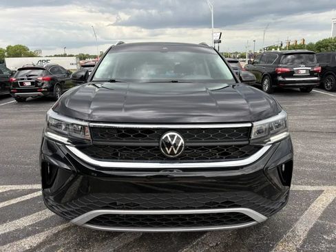 Used 2022 Volkswagen Taos SE AWD/4WD image 8